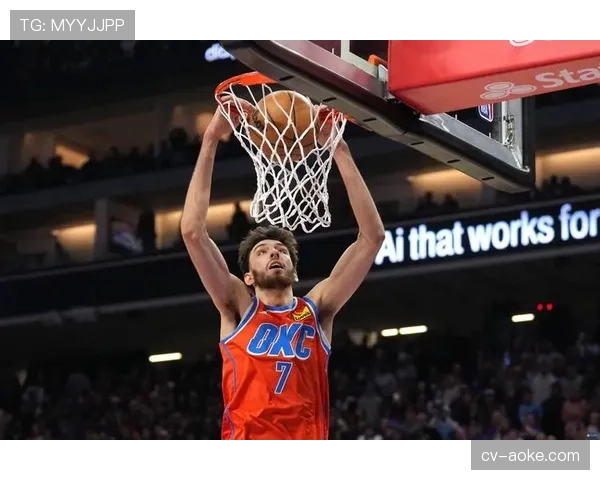 关键时刻:最后一攻,霍姆格伦成功干扰爱德华兹三分,雷霆险胜 关键时刻:最后一攻,霍姆格伦成功干扰爱德华兹三分,雷霆险胜